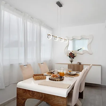 Khaleesi Villa Playa Blanca